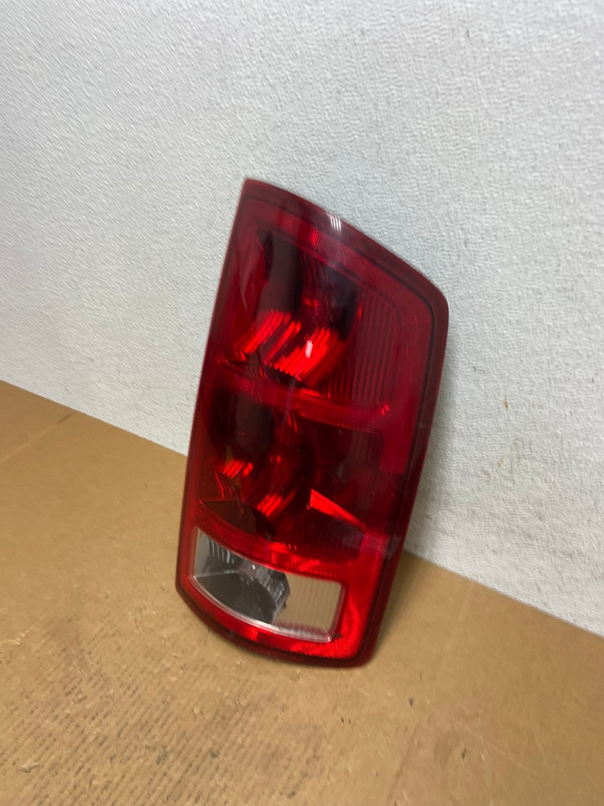 2002 to 2006 Dodge Ram 1500 Right passenger Rh side Tail Light DEPO AE0680 LK1