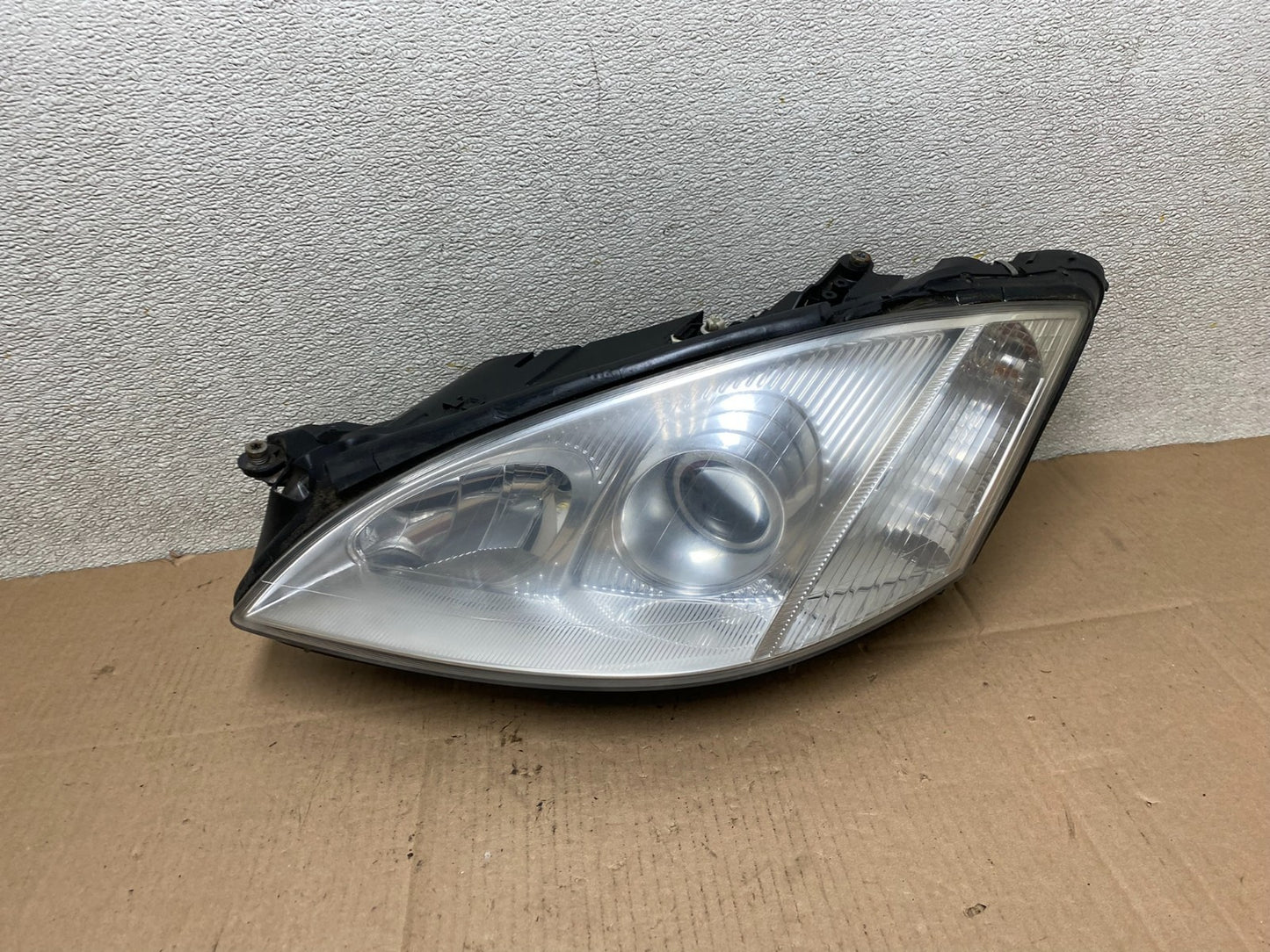 Halogen 2006 to 2009 Mercedes S-Class Left Driver LH Headlight W0669 DG0