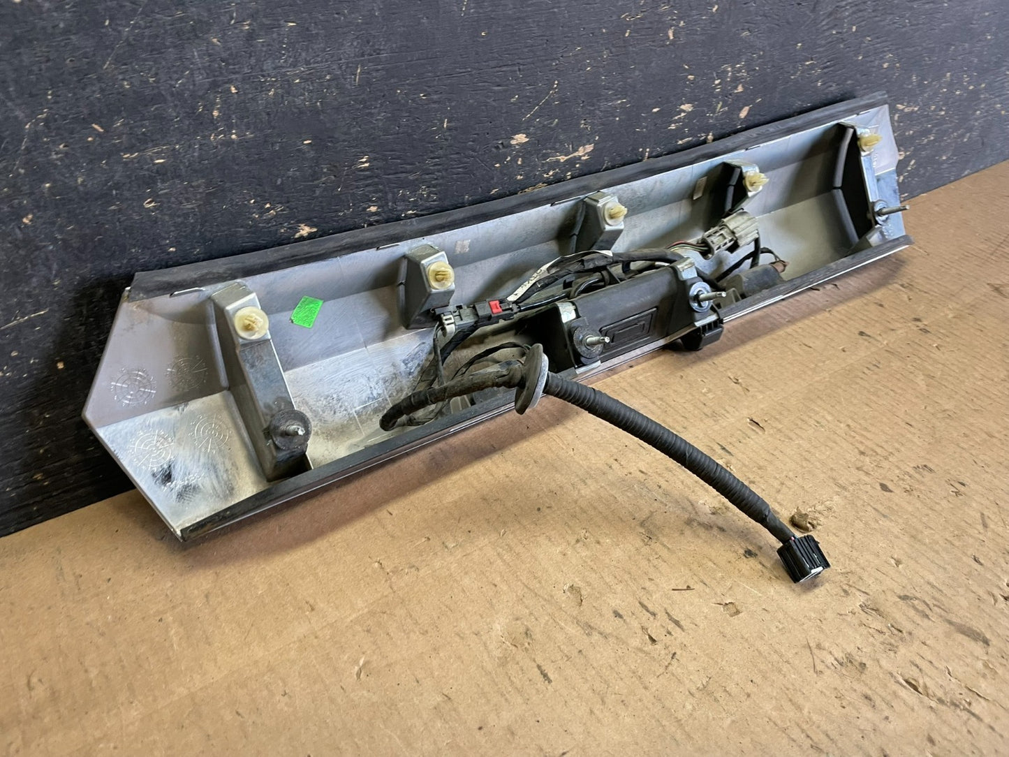 2011 to 2015 GMC Terrain Tailgate Liftgate with Camera Molding OEM AA5955 DG9