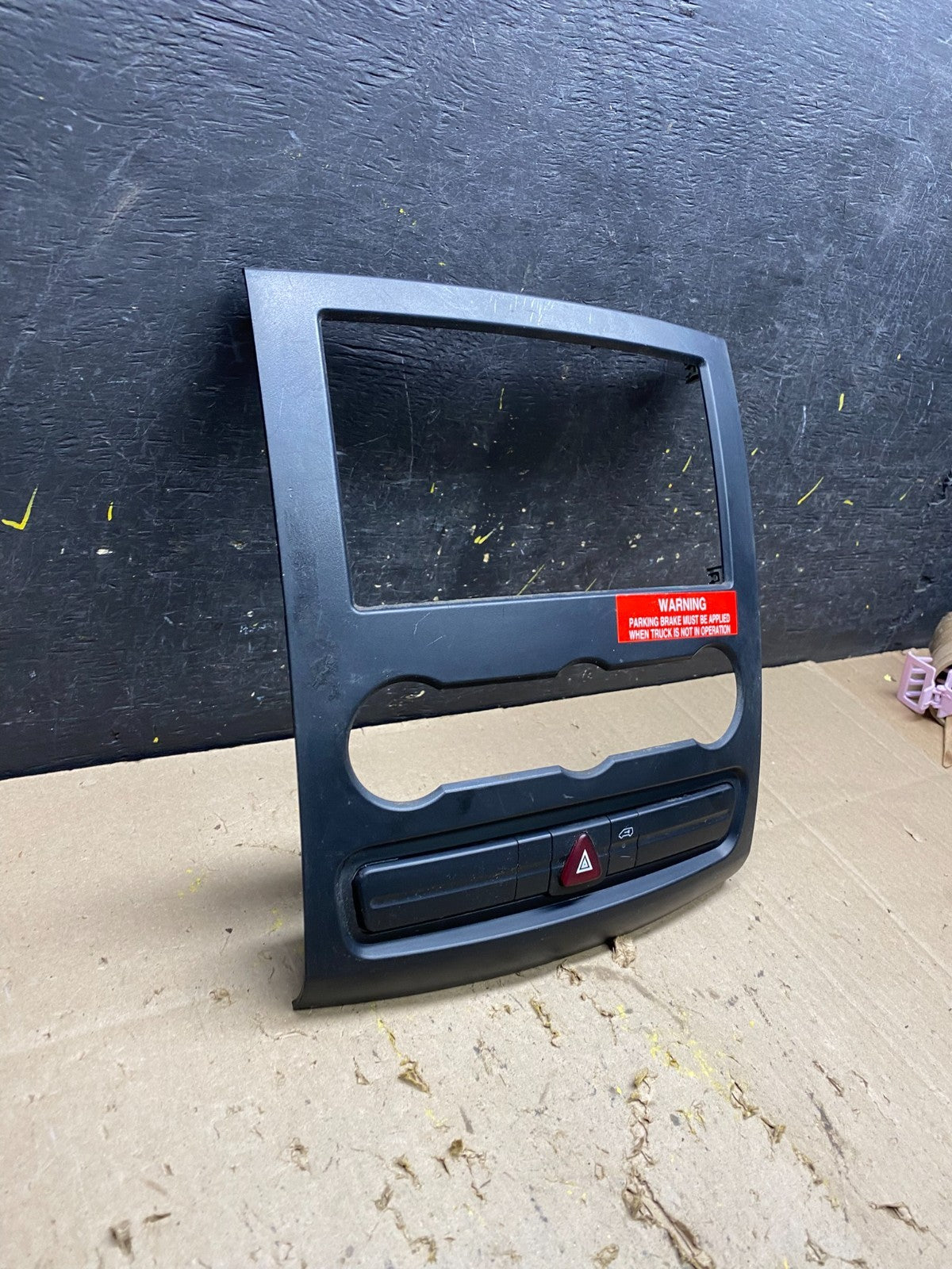 2007-2018 Mercedes Dodge Sprinter Center Console Radio Instrument Panel u5322 DG1