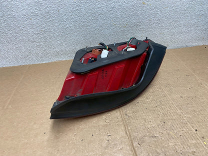 2007 to 2009 Kia Amanti Right Passenger Side Tail Light AA24804