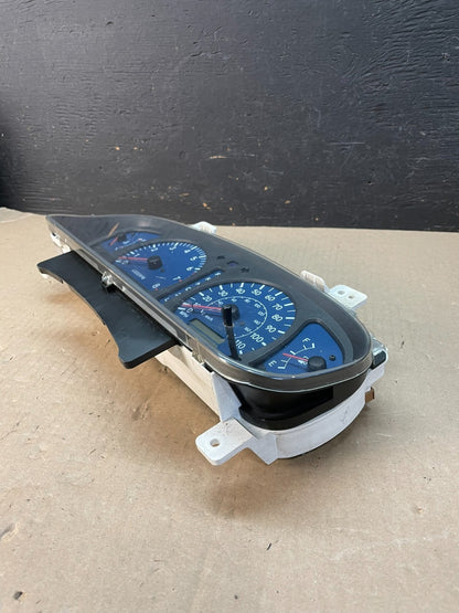 2001 2003 Toyota Sienna Speedometer Cluster Gauge AE3324 DG2