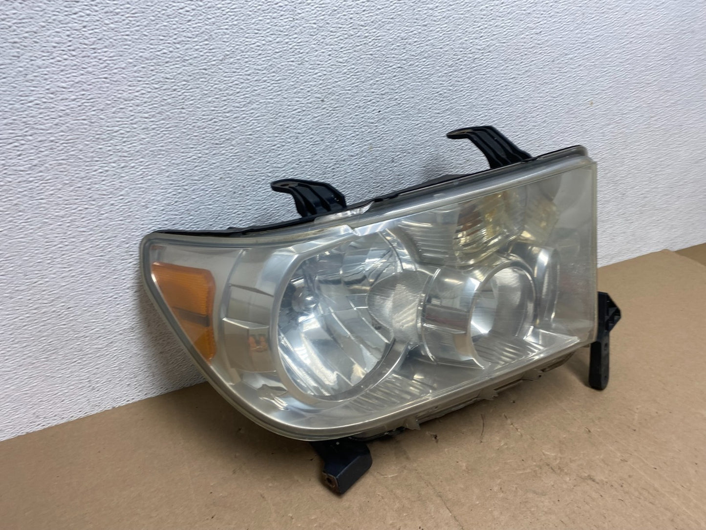 2007 - 2014 Toyota Sequoia Tundra Right Passenger RH Headlight Halogen AE6737 DW2