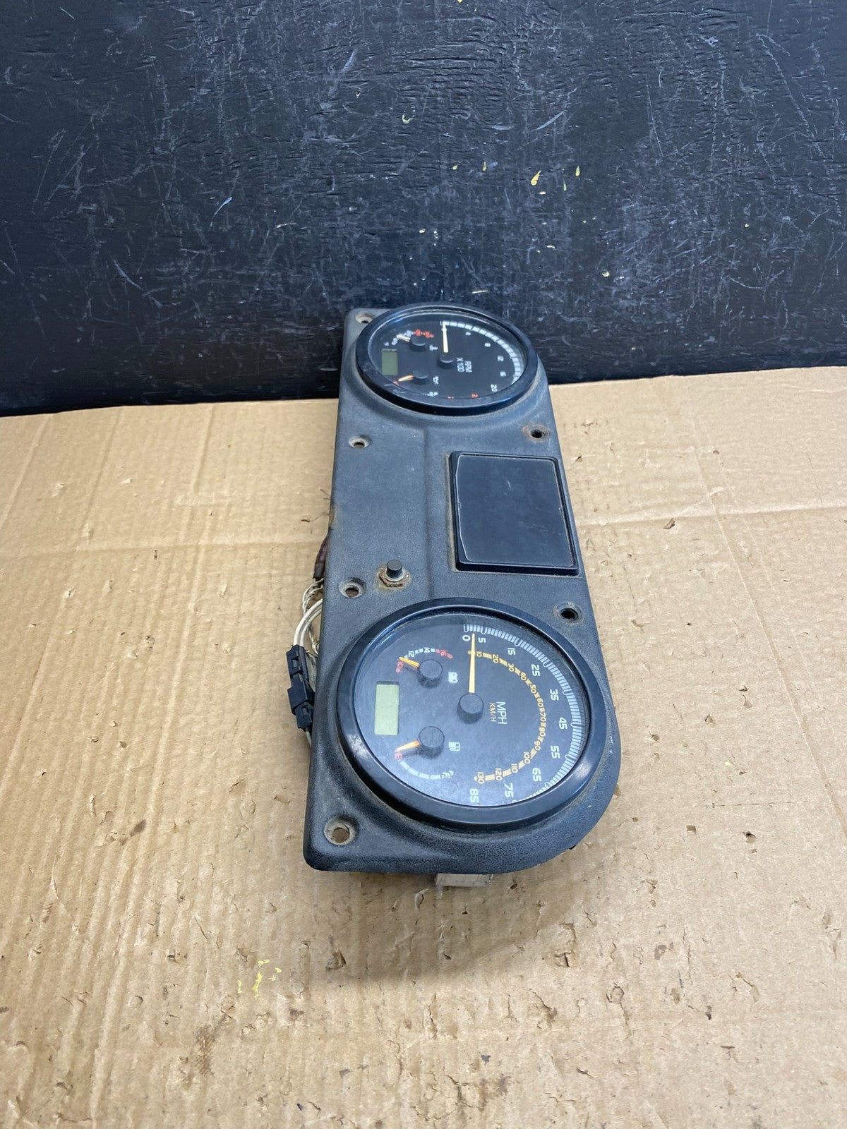 2011 Mack LE Instrument Panel Cluster AC95592