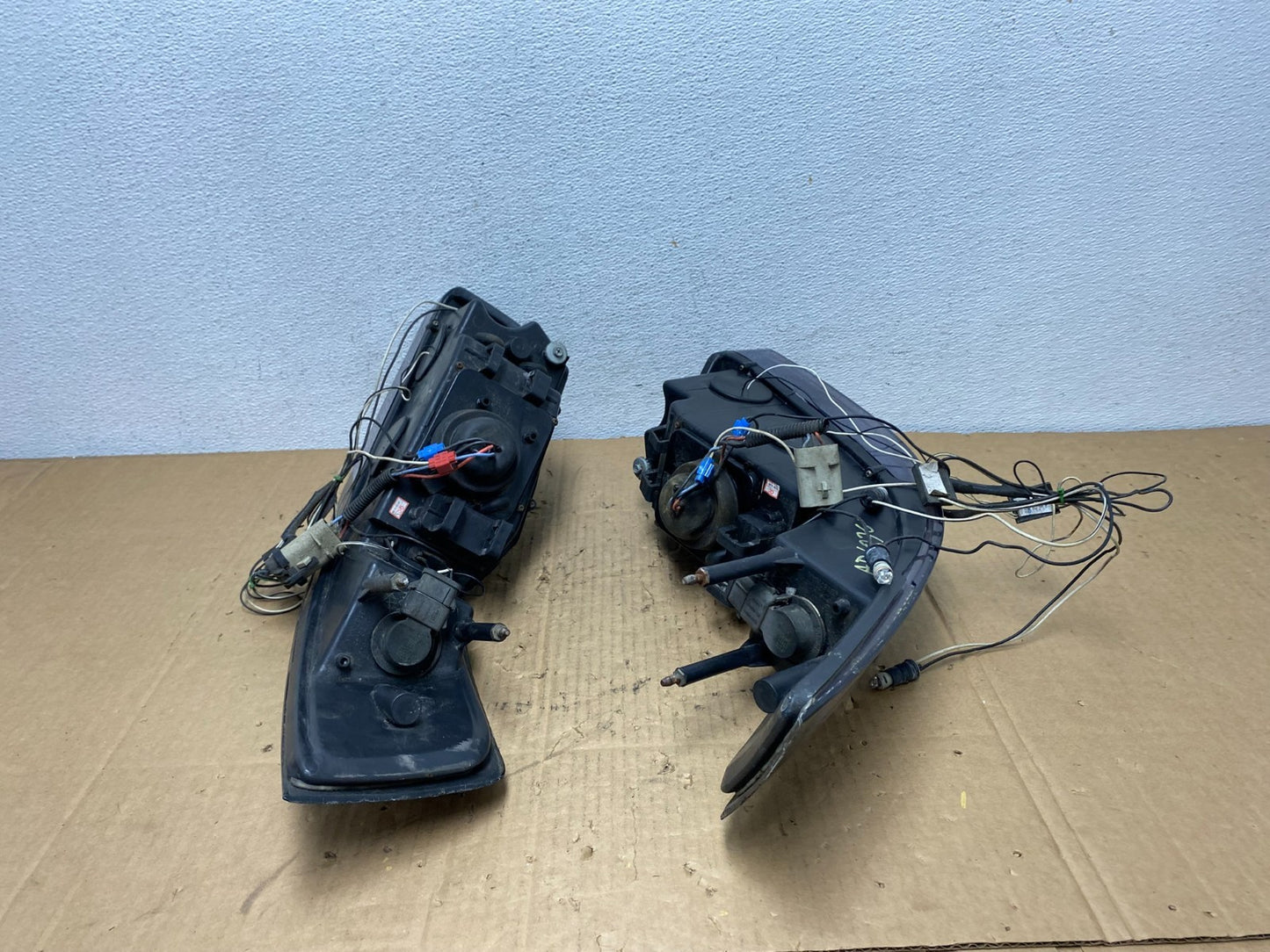 1999 to 2004 Ford Mustang Left+Right Set Side Black LED Headlights AD1076 DG7