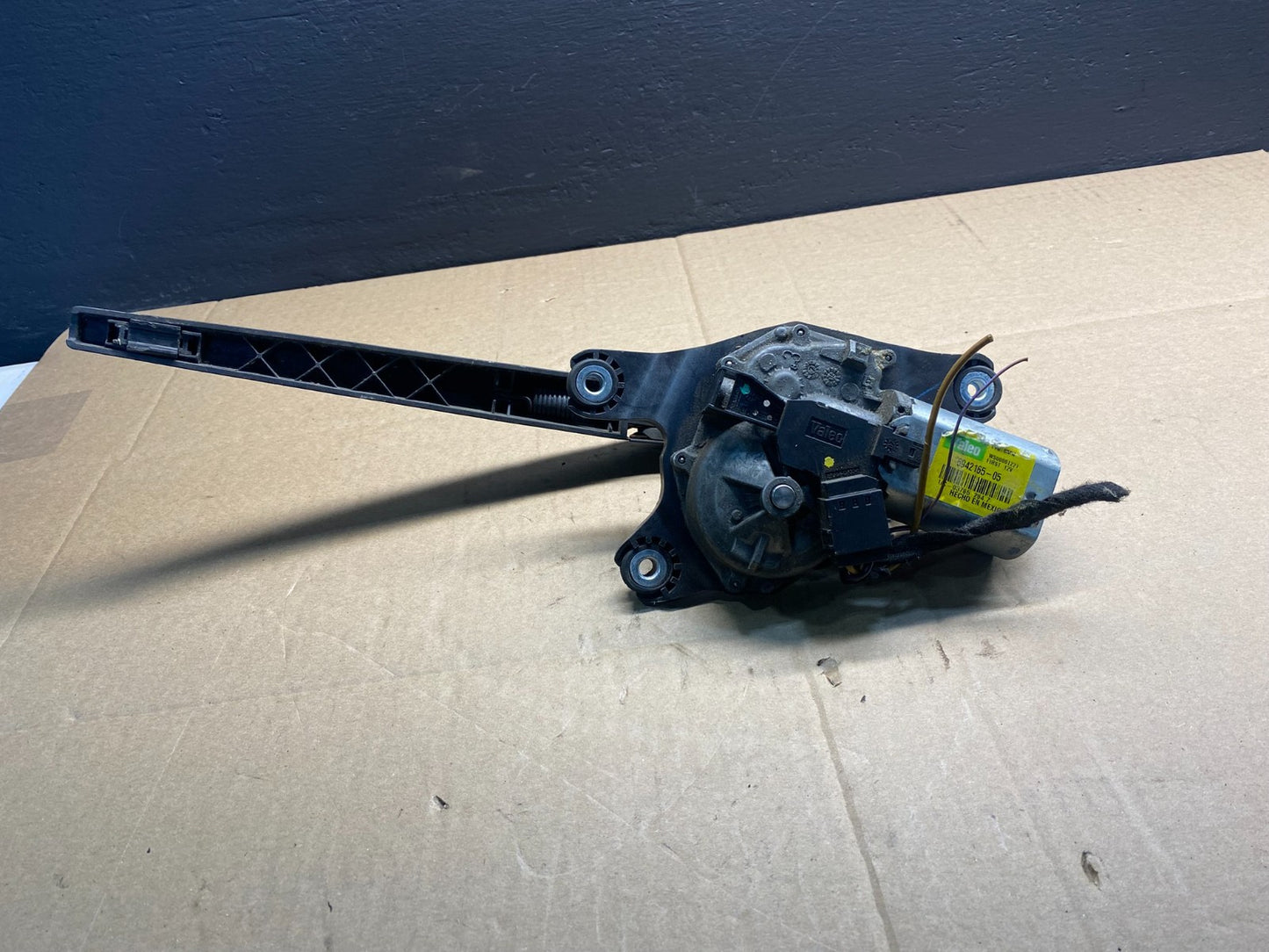 2007 to 2013 BMW X5 E70 Rear Windshield Wiper Motor OEM AB4200 DG3