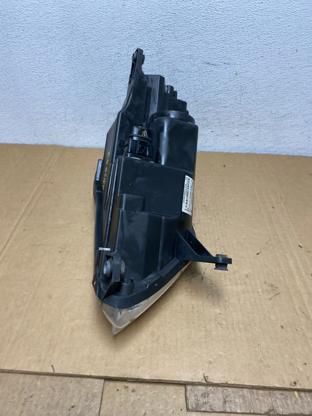 2009 to 2011 Volkswagen Tiguan Left Driver LH Halogen Headlight AD2753 DW6