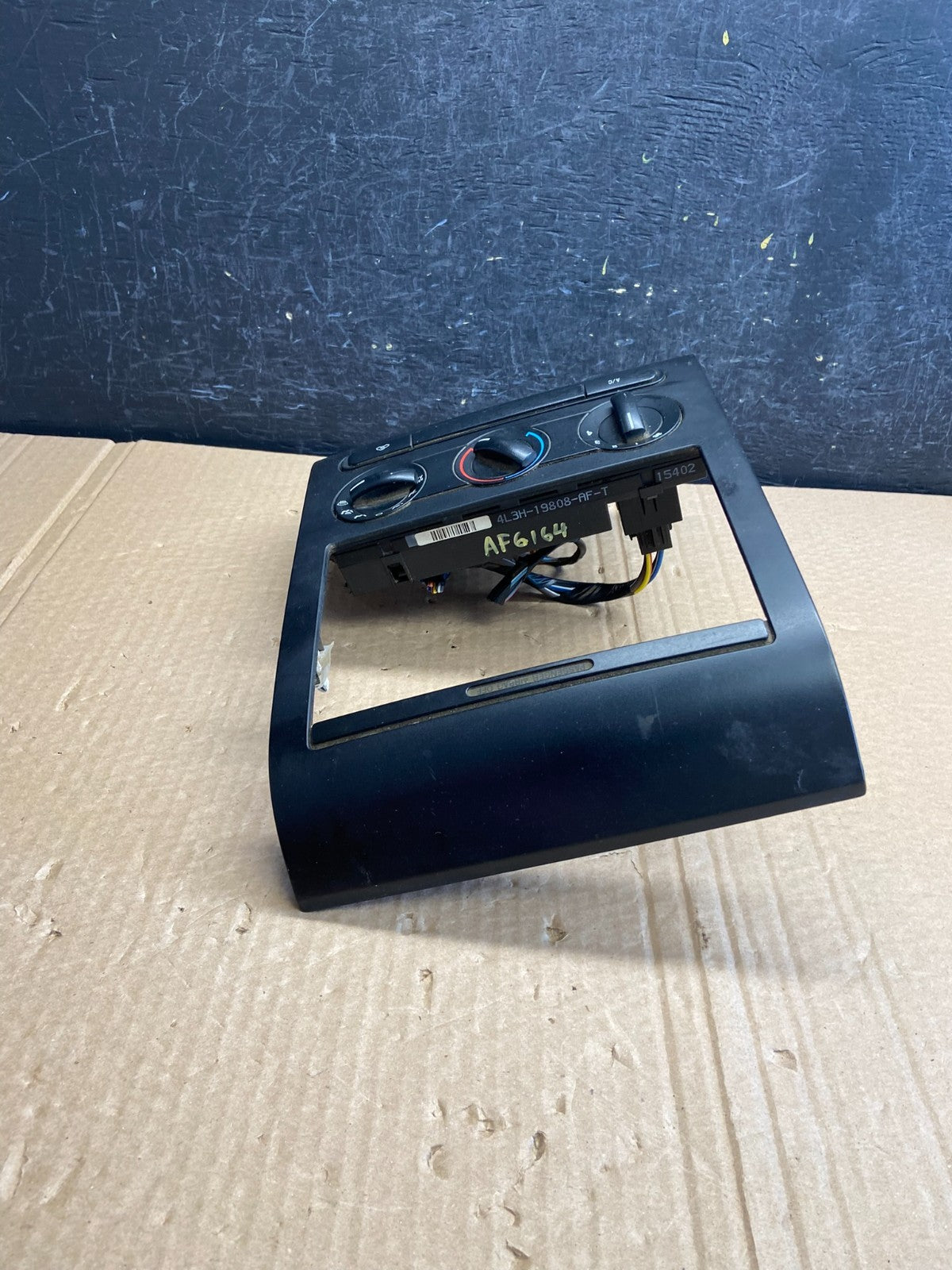 2004 to 2008 Ford F150 Radio Climate Dash Bezel Surround Black AF6164 DG3