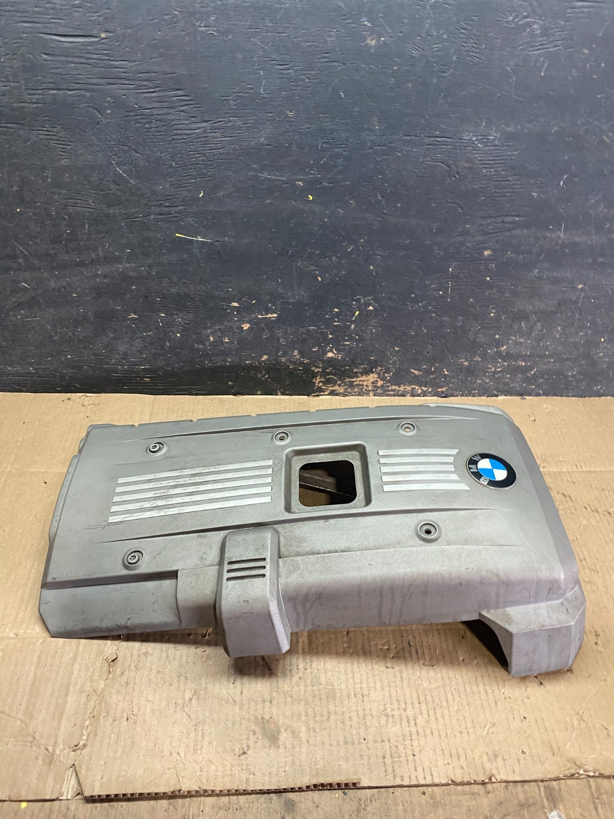 2006 to 2008 BMW 325i 530i Plastic Engine Cover Shield U6335 DG3