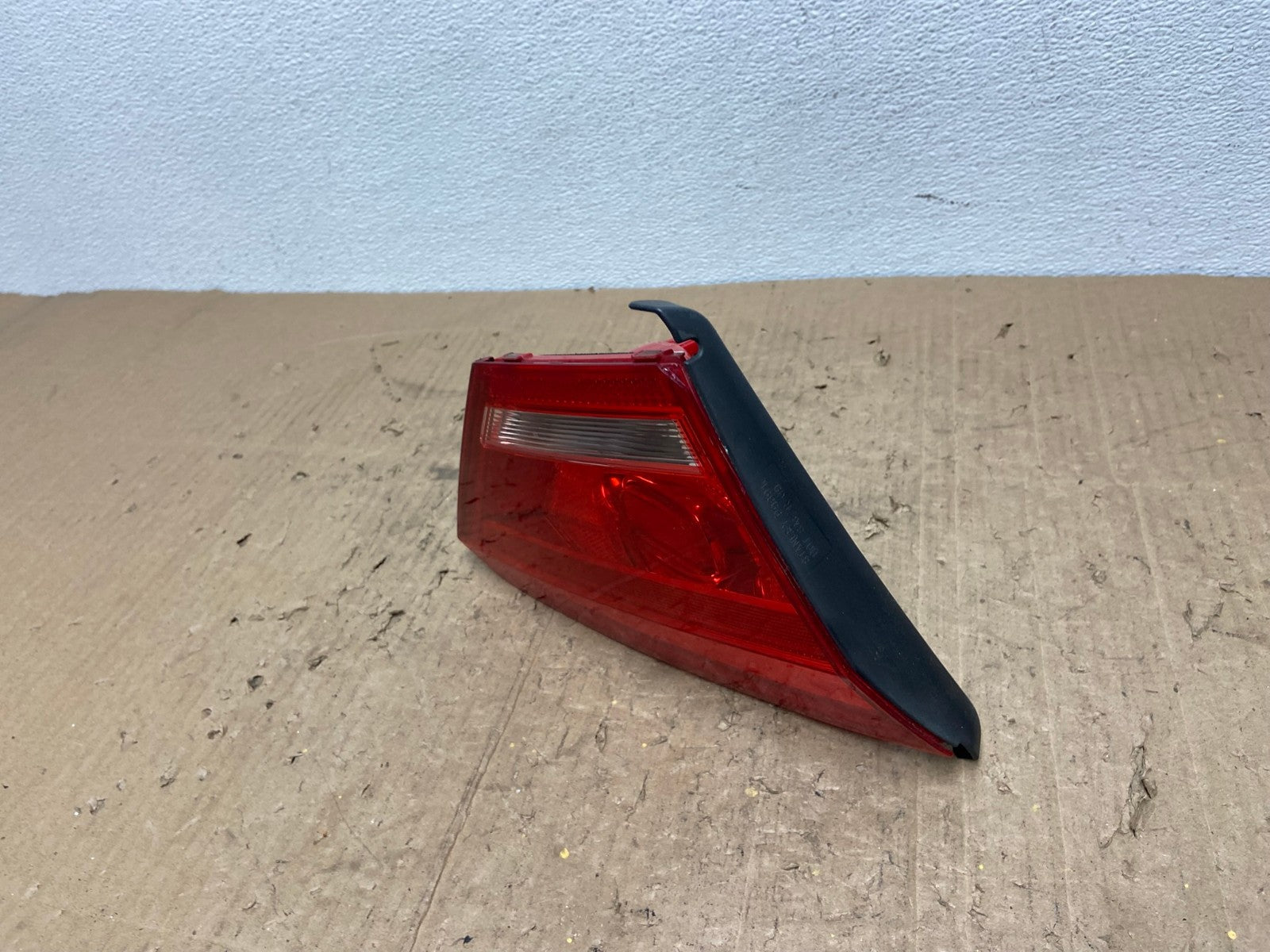 2012 to 2015 Volkswagen Passat Left Driver Lh Inner Tail light Oem AC0066 LK1