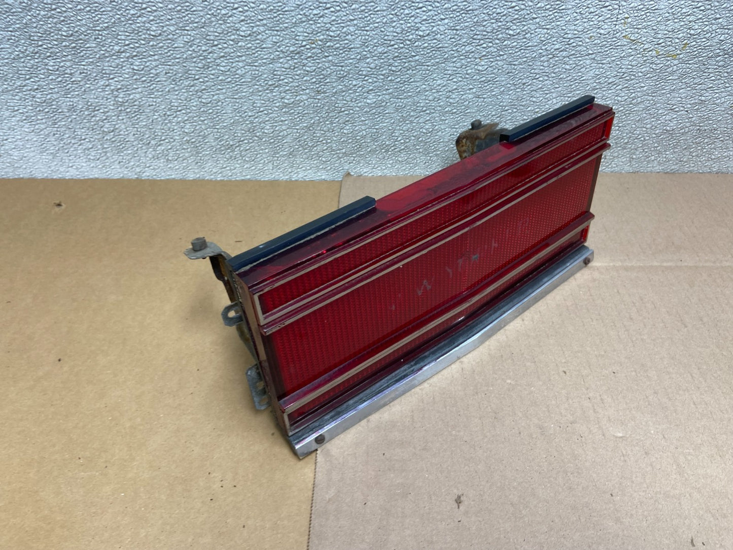 1978 to 1979 Chrysler New Yorker Rear Tail Gate Reflection Z3809 PS2