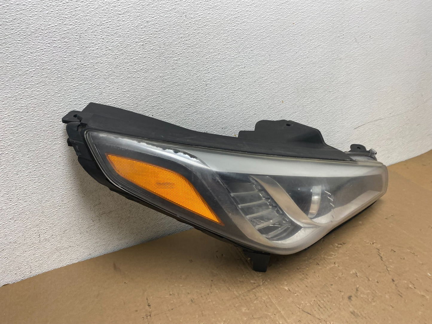 2015-2017 Hyundai Sonata Right Passenger RH Side Halogen Headlight AD8038 DW2