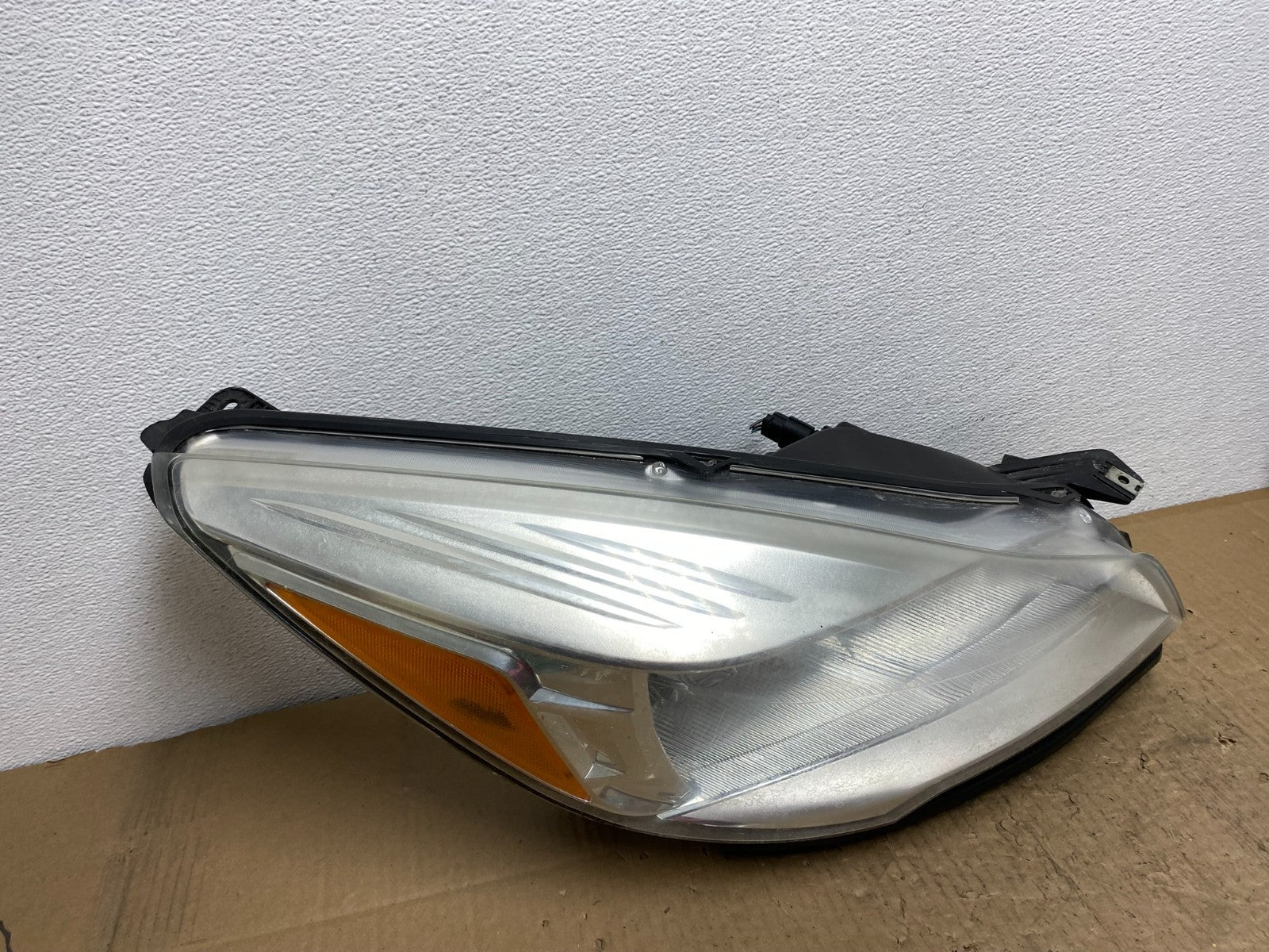 2013 - 2016 Ford Escape Headlight Right Passenger RH Side Halogen AB8528 DW2