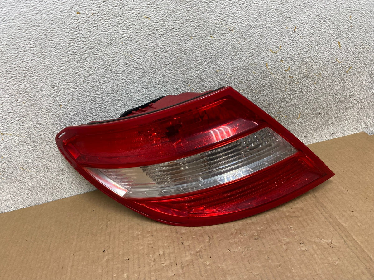 2008 2009 2010 2011 Mercedes C-Class Left Driver Side Tail Light AI5875 LK0