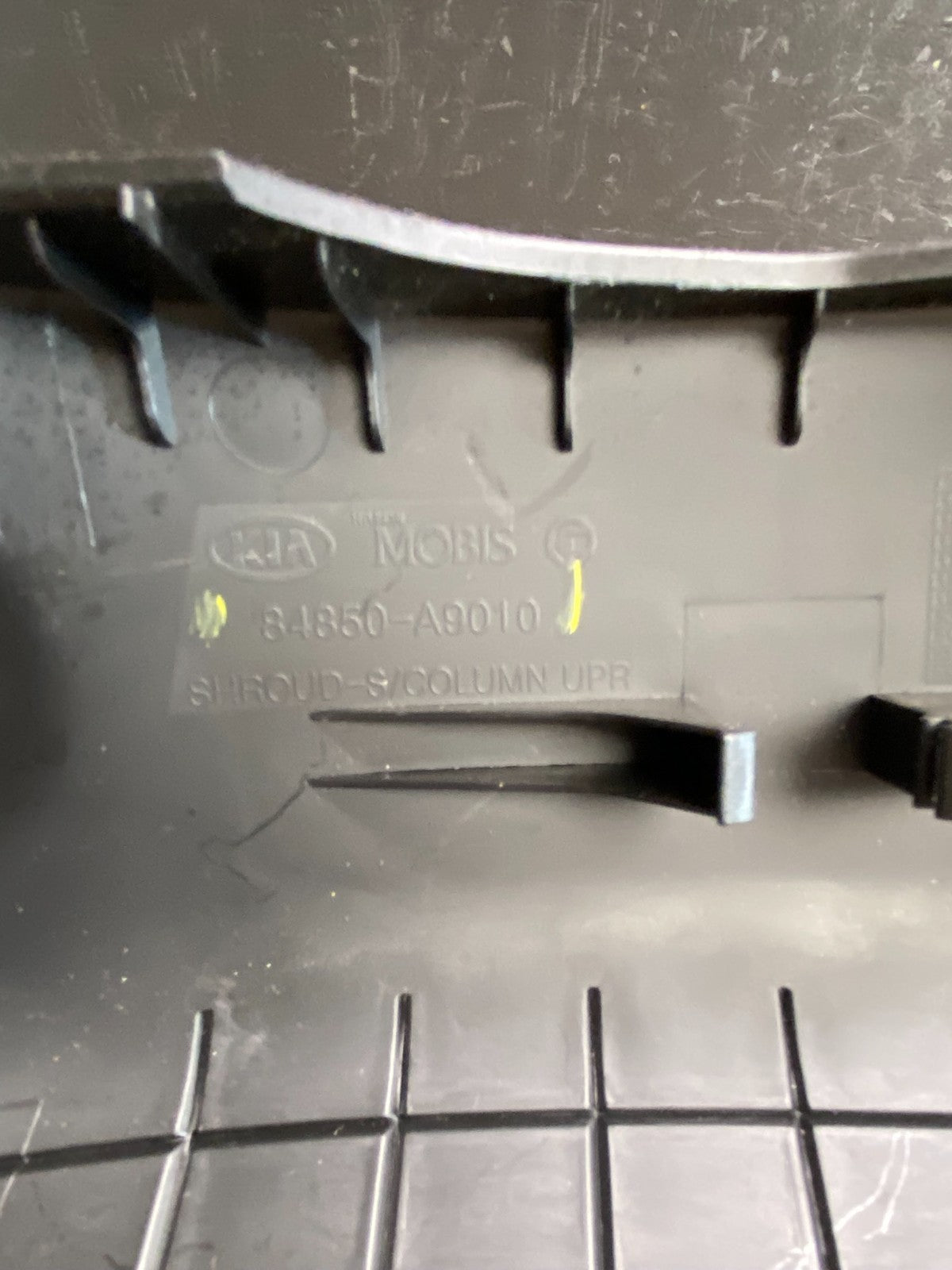 2015 to 2018 Kia Sedona Speedometer Radio Bezel Air Vent 84850-a9010 AE4198 DG4