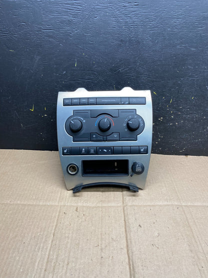 2005 to 2008 Jeep Grand Cherokee Center A/C Heater Climate Control OEM aa4710 DG0