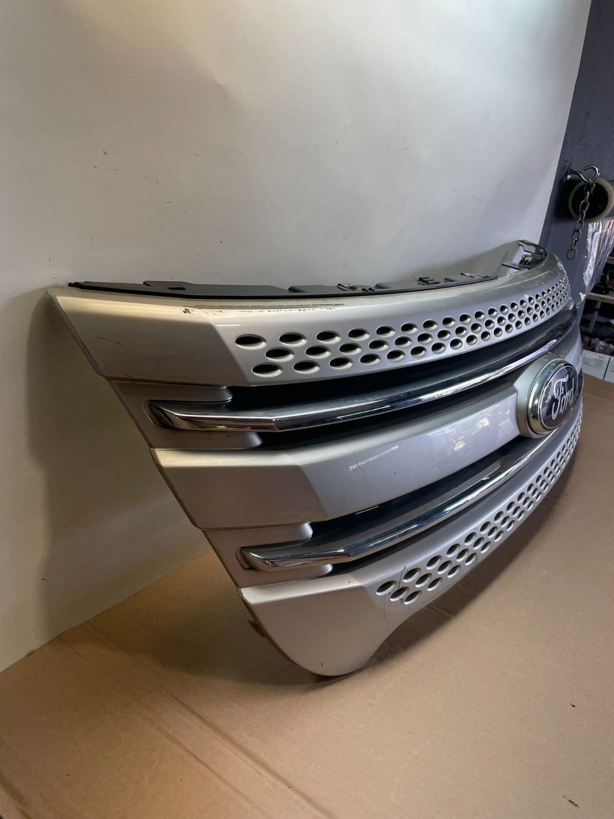 2011 to 2015 Ford Explorer Upper Front Grill Grille ai0662 DW2