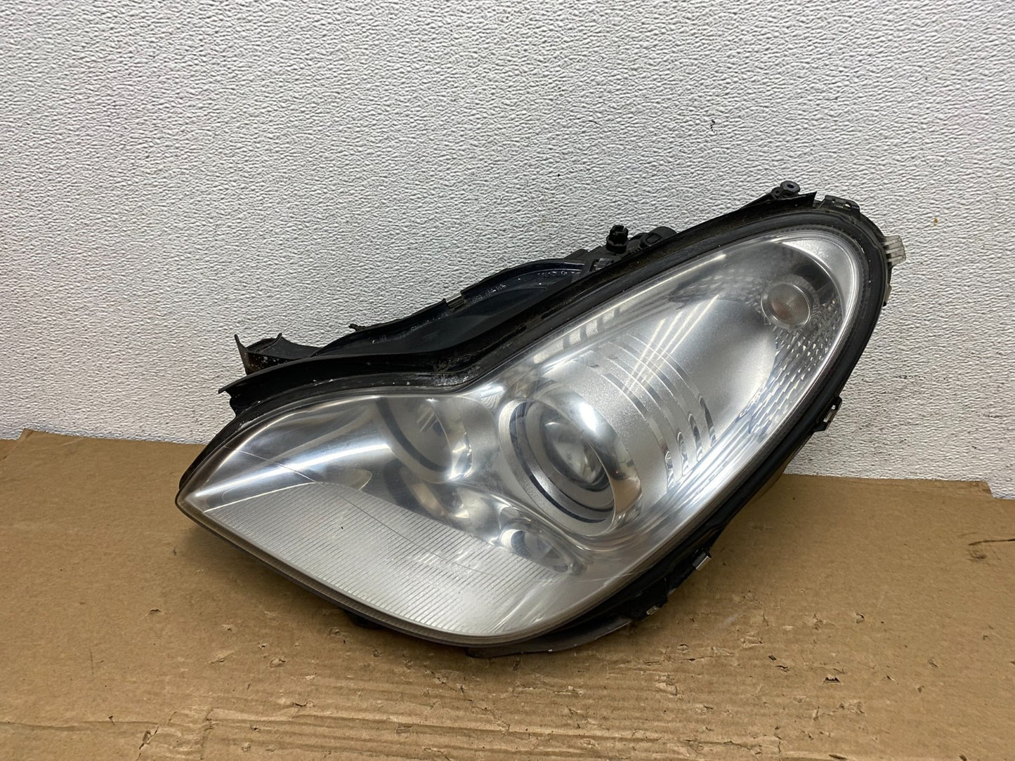 2006 - 2011 Mercedes W219 CLS500 Left Driver LH Xenon Headlight AD4085 DW0