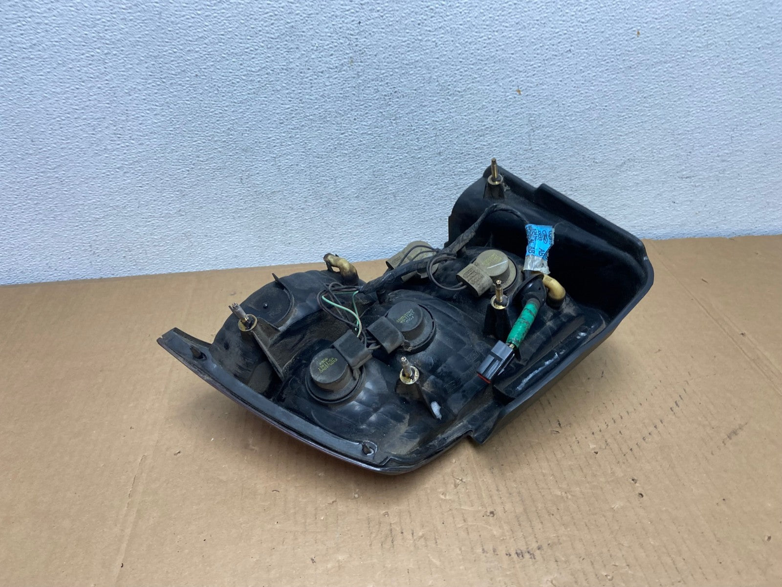 1999 - 2004 Ford Mustang Left Driver Lh Side Tail Light AD0861 LK4
