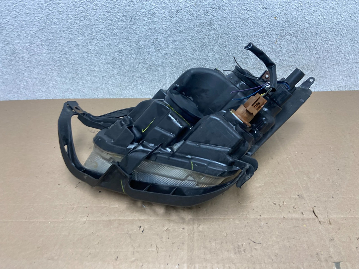 2006 to 2009 Ford Fusion Headlight Right Passenger Rh Side AE6023 DW7