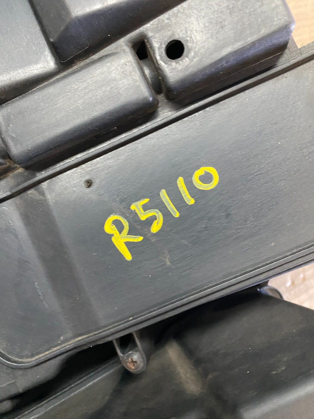 2005 to 2008 Volkswagen Jetta 2.5L Passat Jetta Engine Cover 07k129601 R5110 DG9