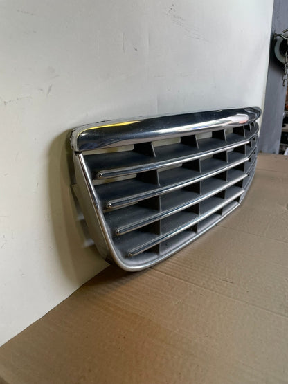 2000 to 2005 Cadillac Deville Front Hood Bumper Grille Grill AH6462 DG2