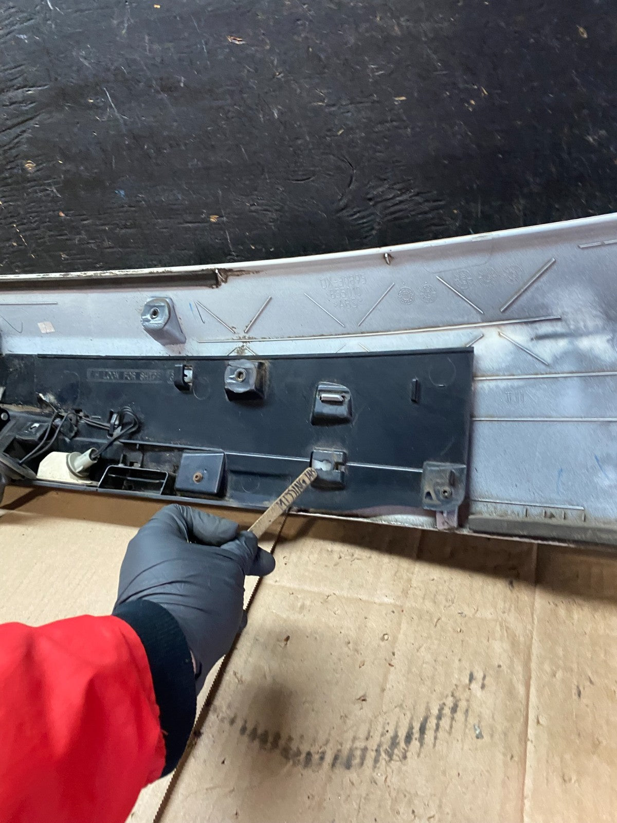 2011-2018 Dodge Grand Caravan Rear Tail Gate Trim Molding Panel OEM u7457 DG16