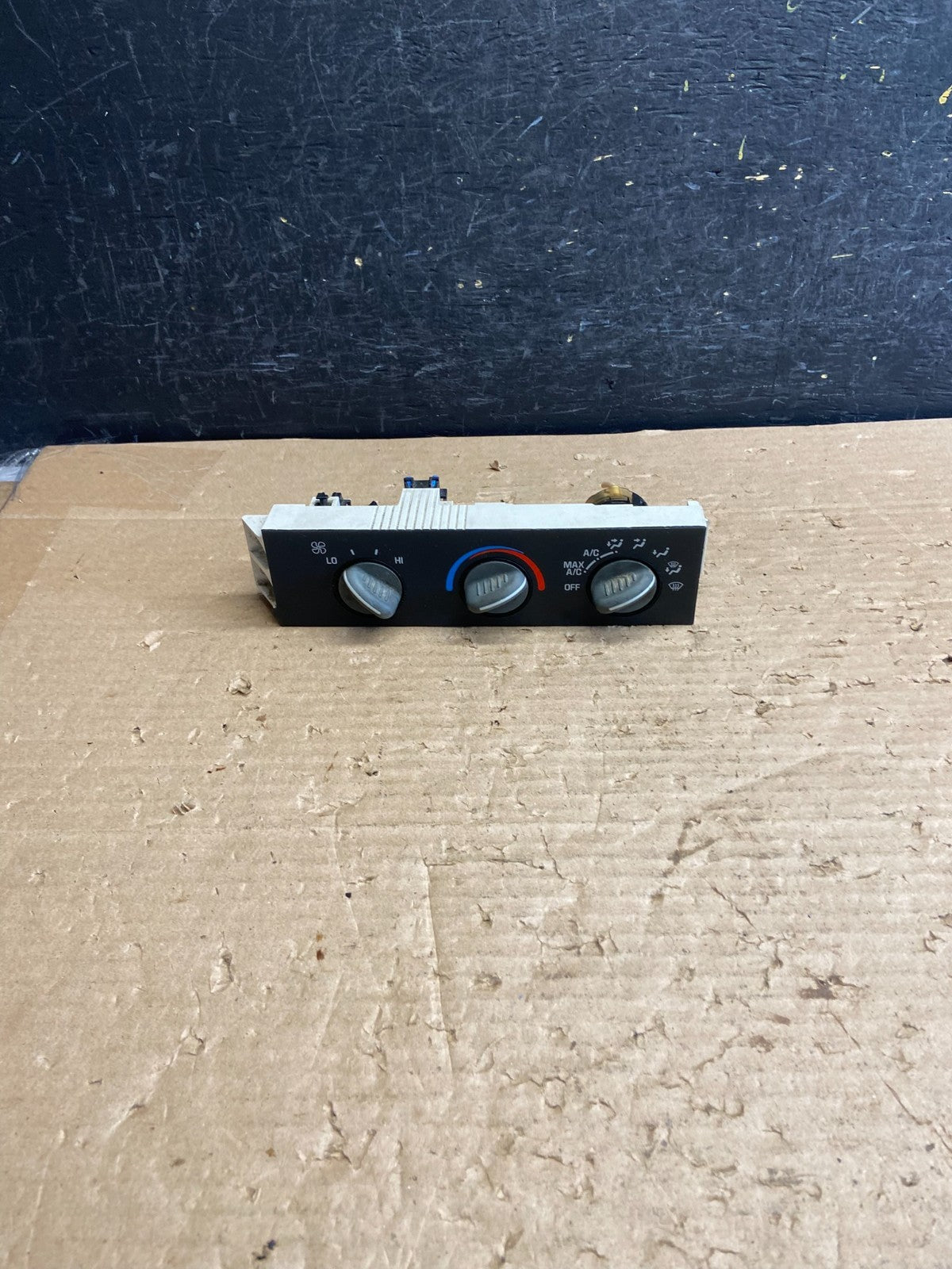 2001 - 2007 GMC Chevrolet Express 1500 Climate Control A/C 15130959 AG8569 DG0