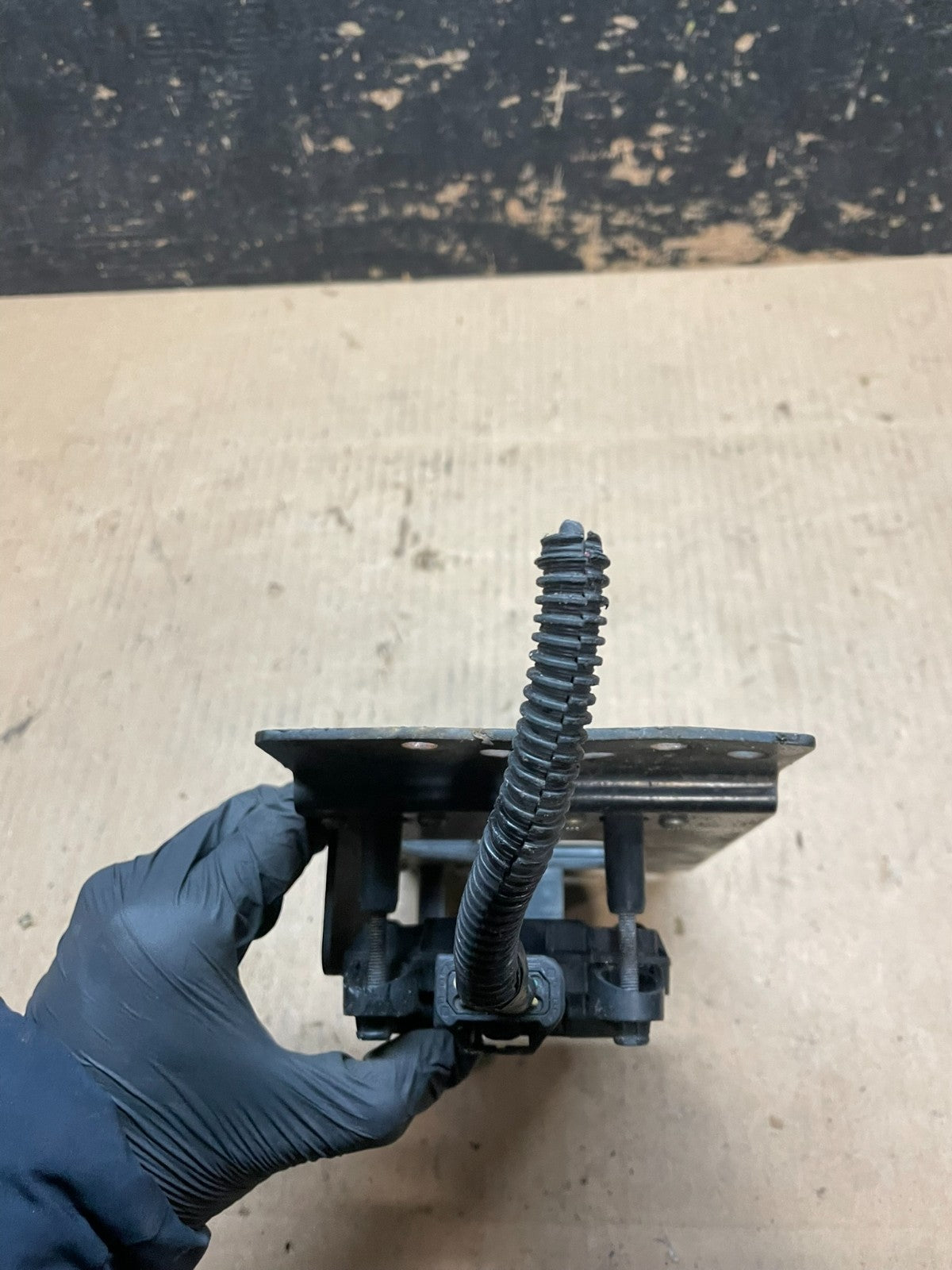 Bendix Paccar K096653H001 Wingman Front Radar Anti Collision Module AA2334 DG4