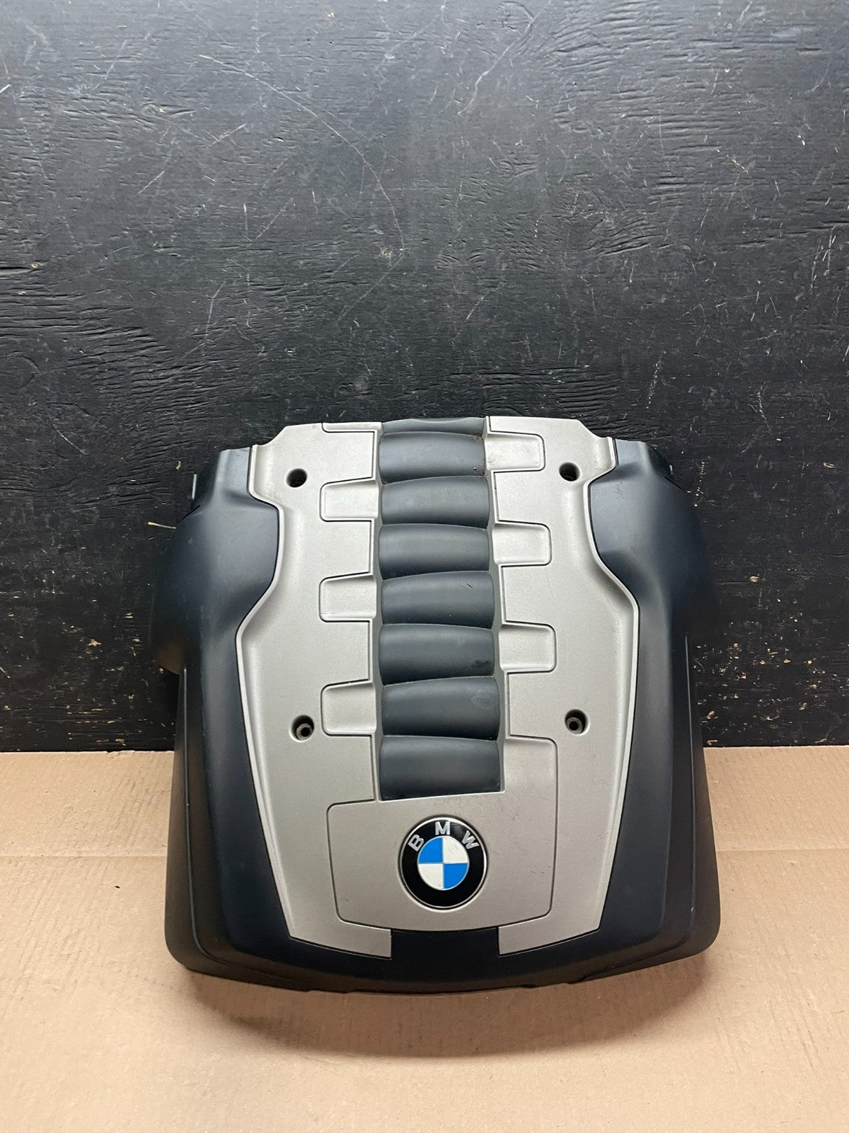 2006 to 2010 BMW 550i 650i 750i Plastic Engine Cover Shield OEM Z8289 DG0