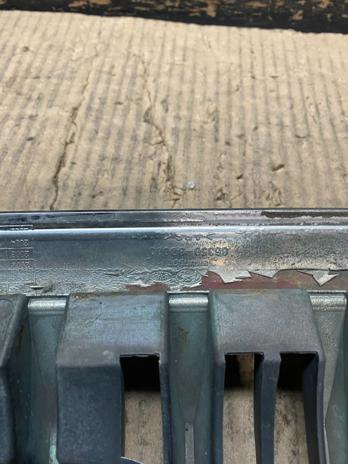 2001 to 2005 Hyundai Sonata Front Upper Grille Grill Bumper V4336 OEM GD11