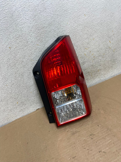 2005 to 2012 Nissan Pathfinder Right Passenger RH Side Tail Light AH9401 LK2