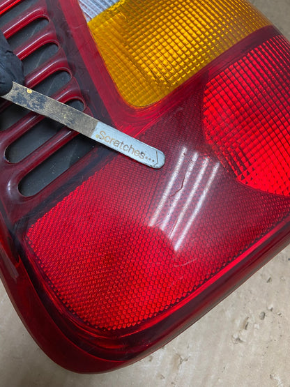 1999-2004 Jeep Grand Cherokee WJ Right Passenger Rh Tail Light AI5563 LK3