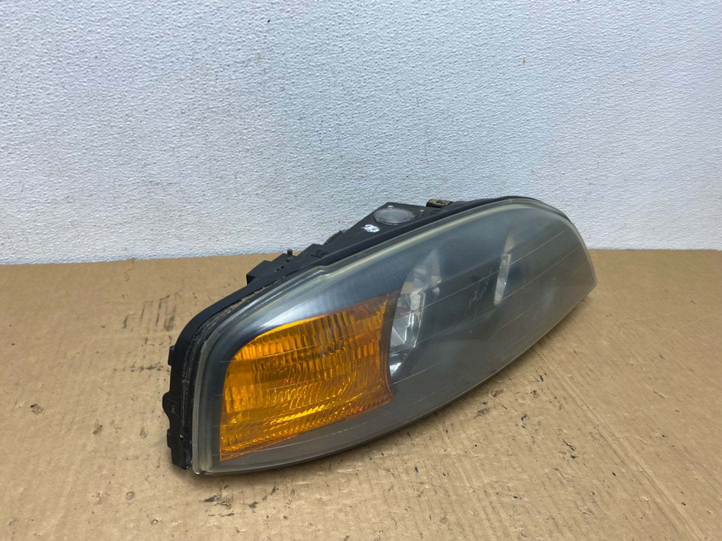 2000 to 2002 Lincoln Ls Right Passenger RH Side Headlight Halogen AC8337 DW2