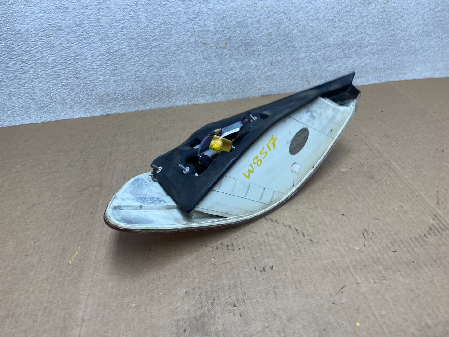 2002 to 2005 BMW 7-Series 745i 760i Right Passenger RH Side Tail Light Oem W85175