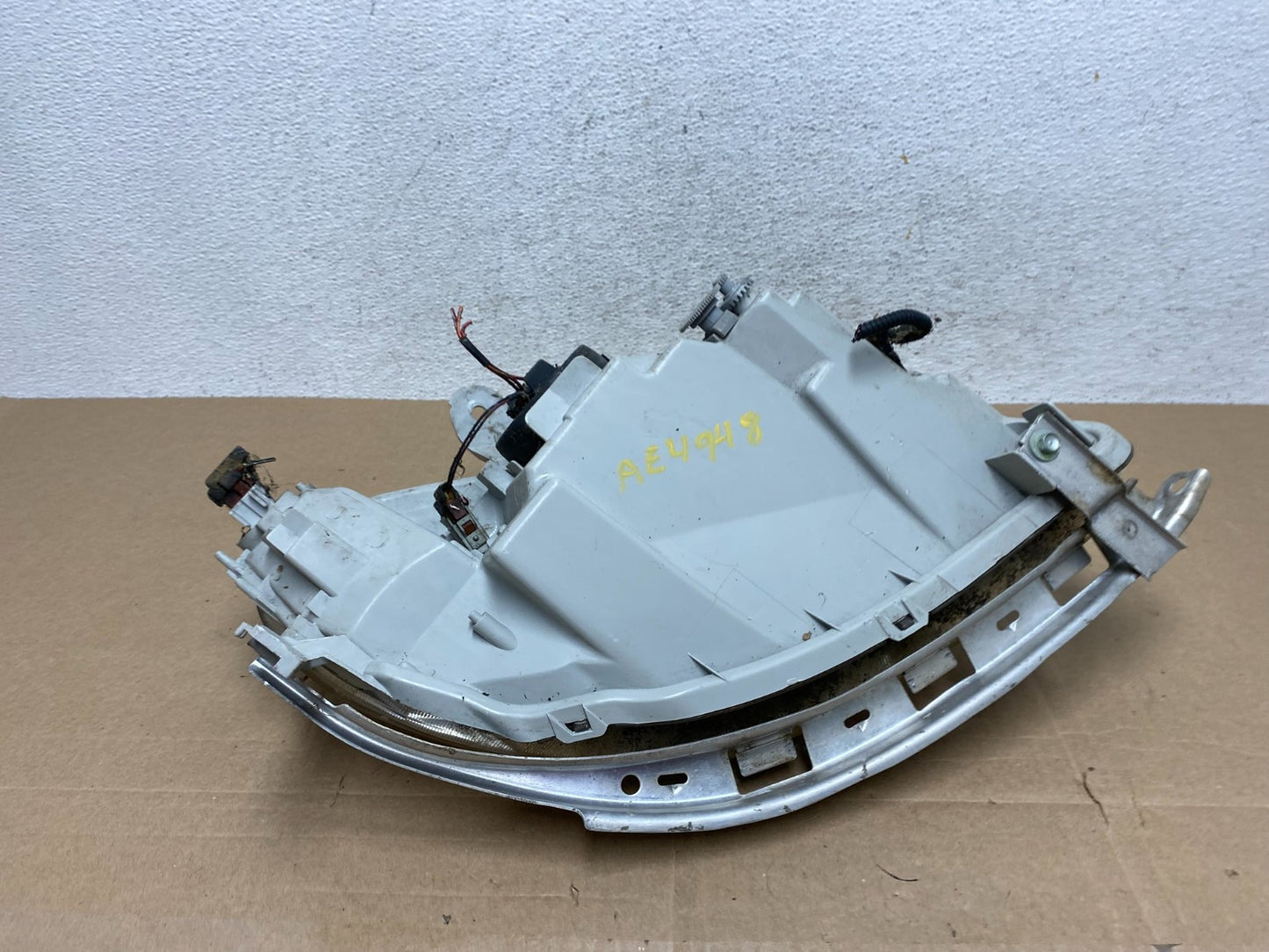 2000 - 2006 Honda Insight Left Driver LH Halogen Headlight AE4948 DG7