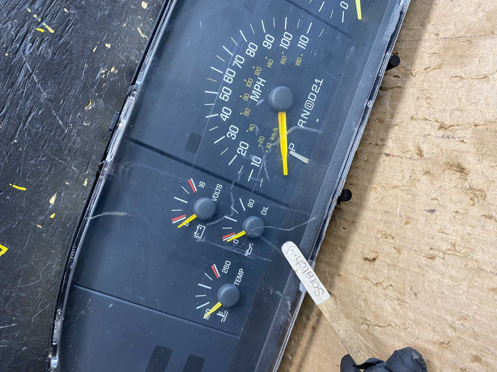 1990 to 1991 Pontiac Boneville Cluster Speedometer Z98661