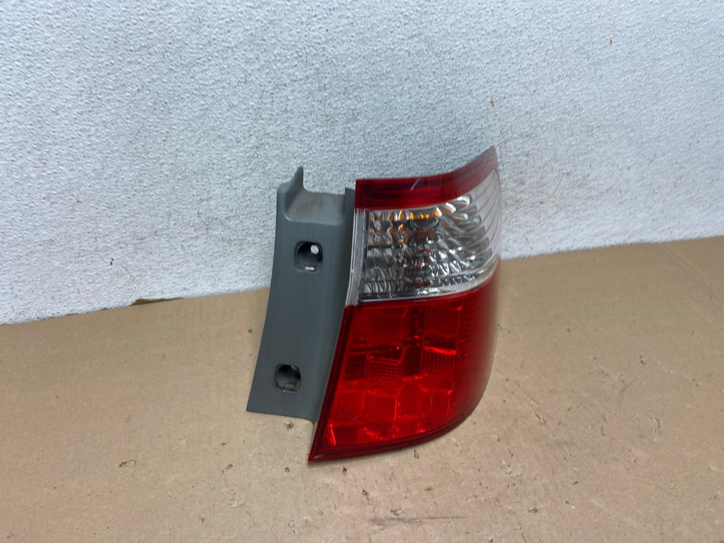 2005 2006 2007 Honda Odyssey Right Passenger RH Side Tail Light AG4152 LK2