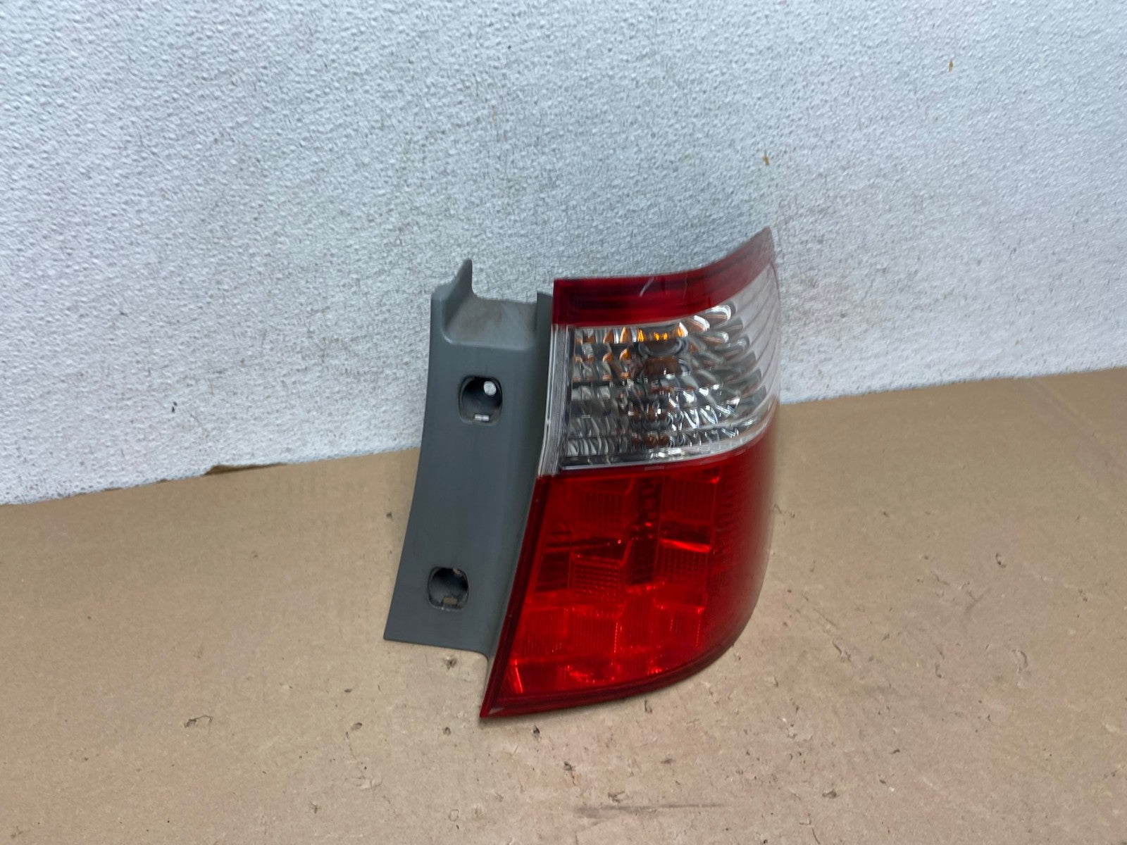 2005 2006 2007 Honda Odyssey Right Passenger RH Side Tail Light AG4152 LK2