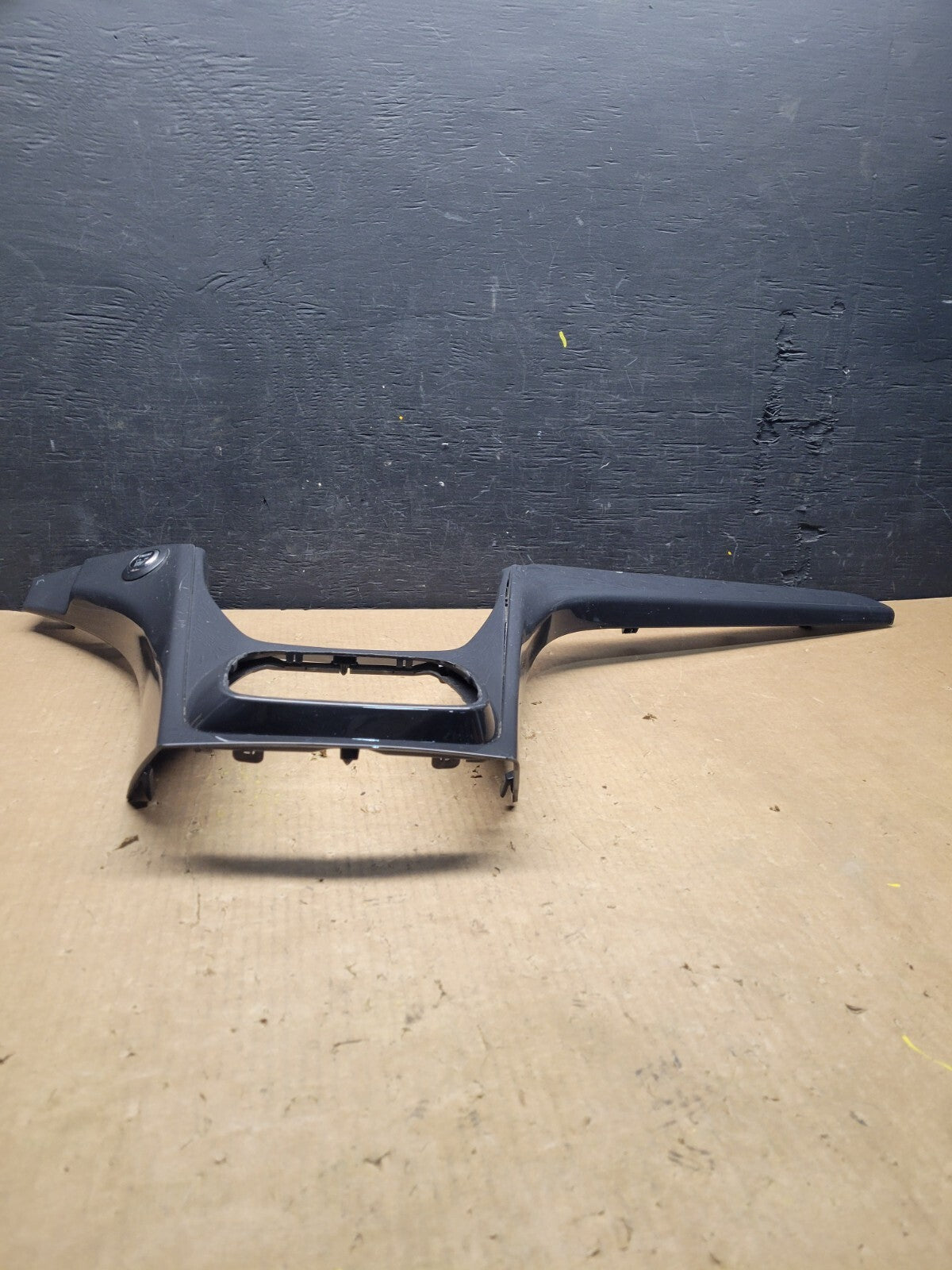 2013-2016 Ford Escape Center Dash Radio Gear Shifter Panel Bezel Trim T8446 DG1