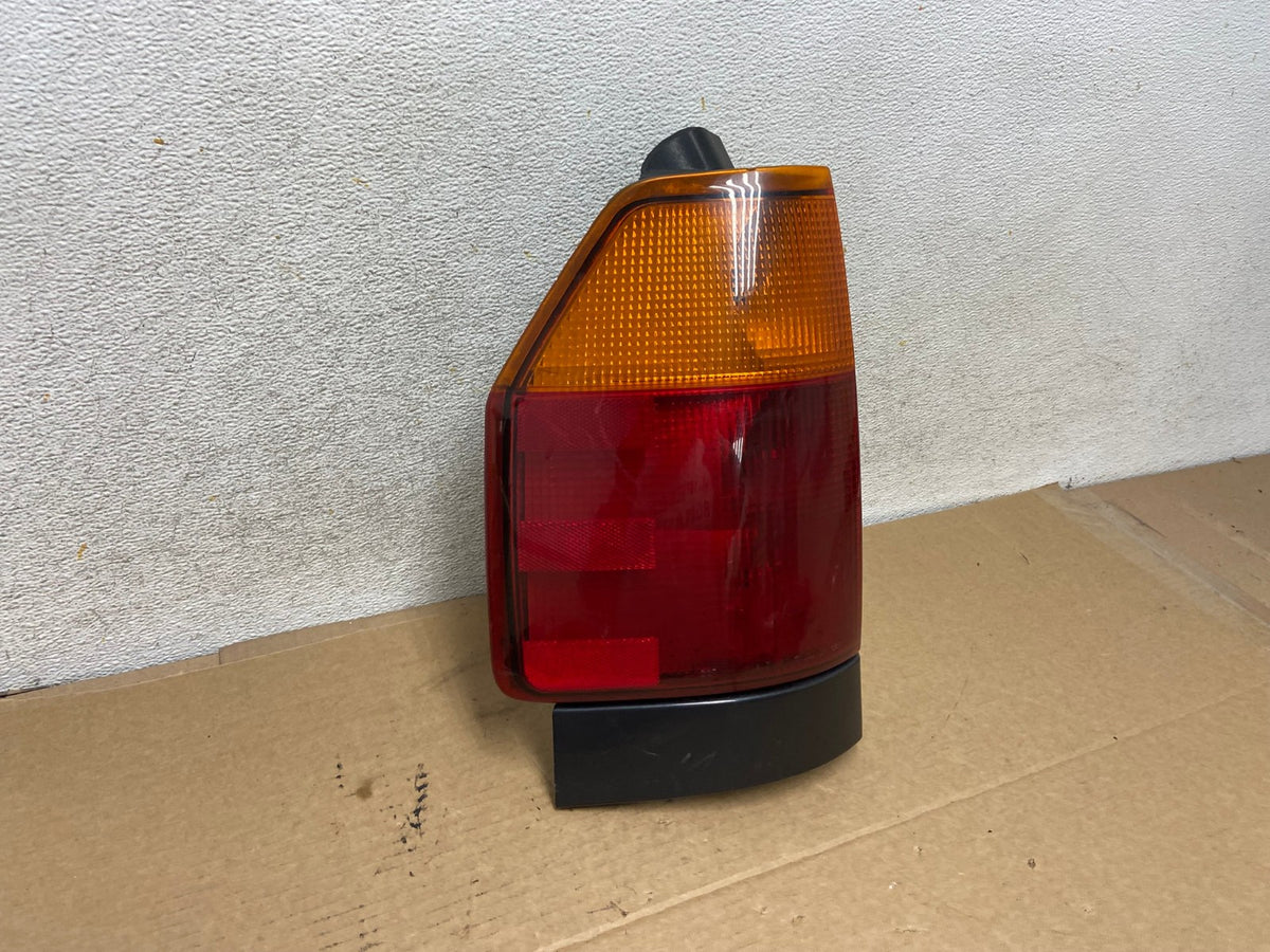 2002 to 2009 Gmc Envoy Left Driver Lh Side Tail Light AH7771 LK1