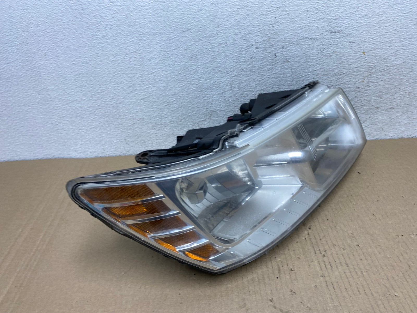 2009 to 2017 Dodge Journey Headlight Right Passenger Rh Halogen AE9508 LK2