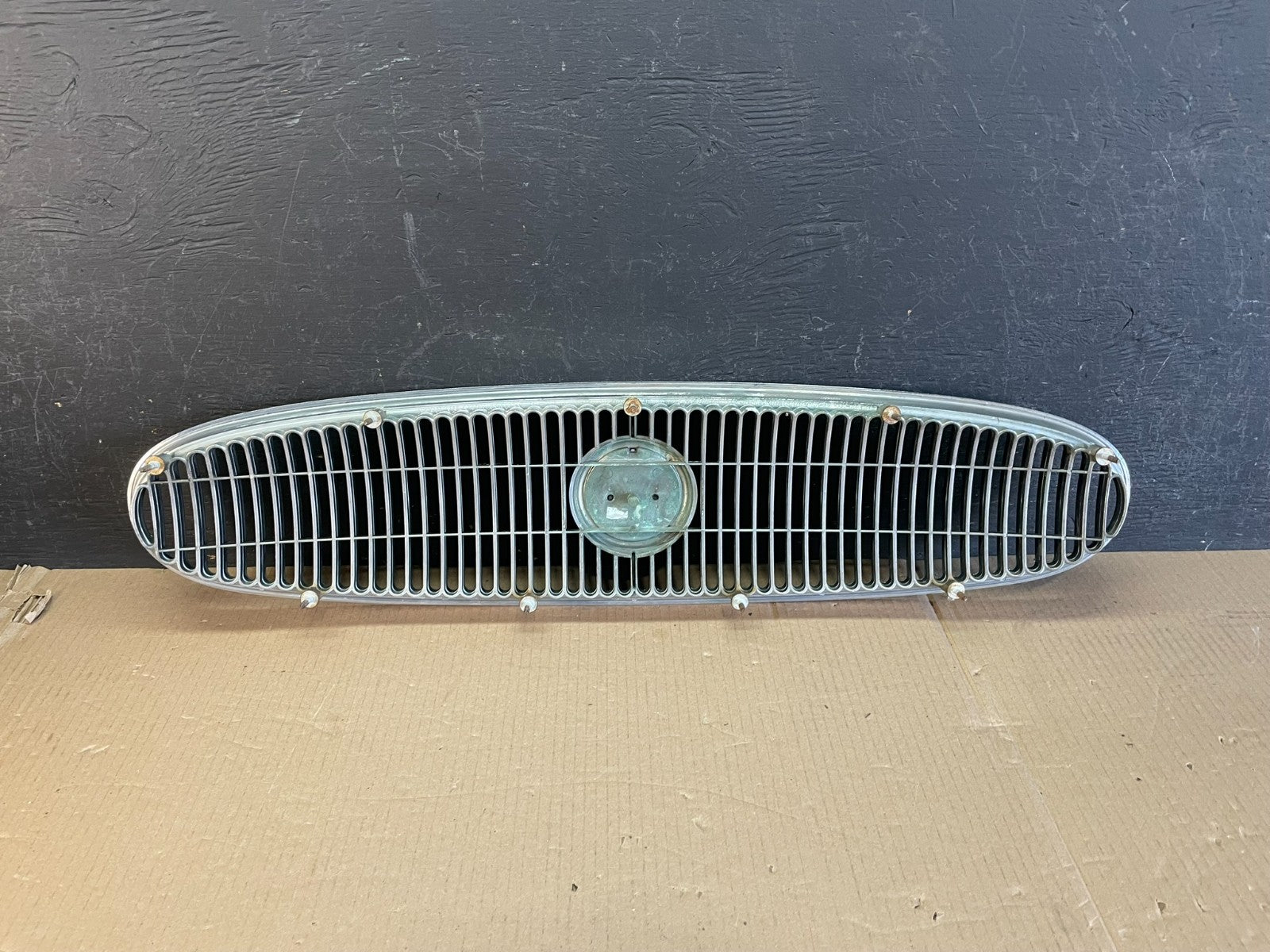 2000 to 2005 Buick Lesabre Front Chrome Upper Grill Grille AE3589 DG3