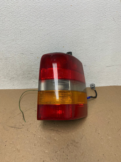 1993-1998 Jeep Grand Cherokee ZJ Right Passenger Rh Tail Light AD7732 LK0