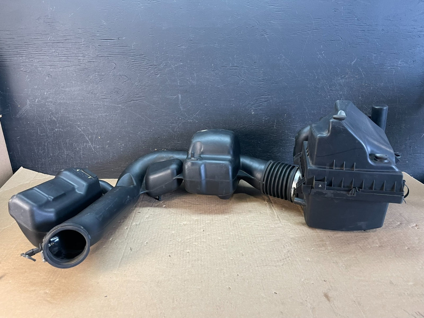2011 - 2013 Dodge Durango 3.6L Resonator Air Intake Tube AF5384 DW3