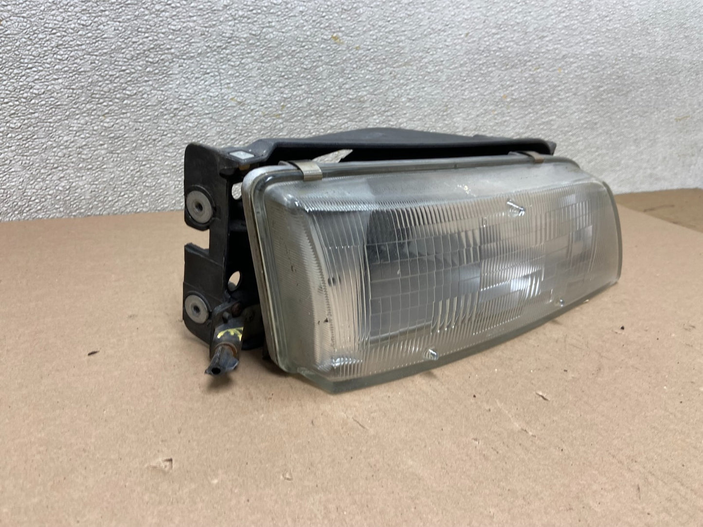 1995 to 1996 Nissan Maxima Right Passenger Side Headlight Halogen OEM AB4982 DW2