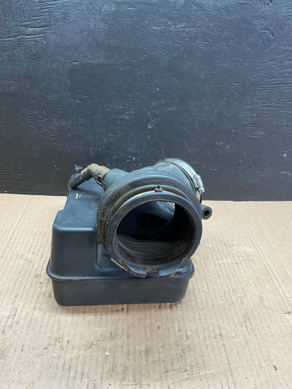 2007 to 2010 Lincoln MKX 3.7L Air Cleaner Box Resonator OEM D2692 DG11