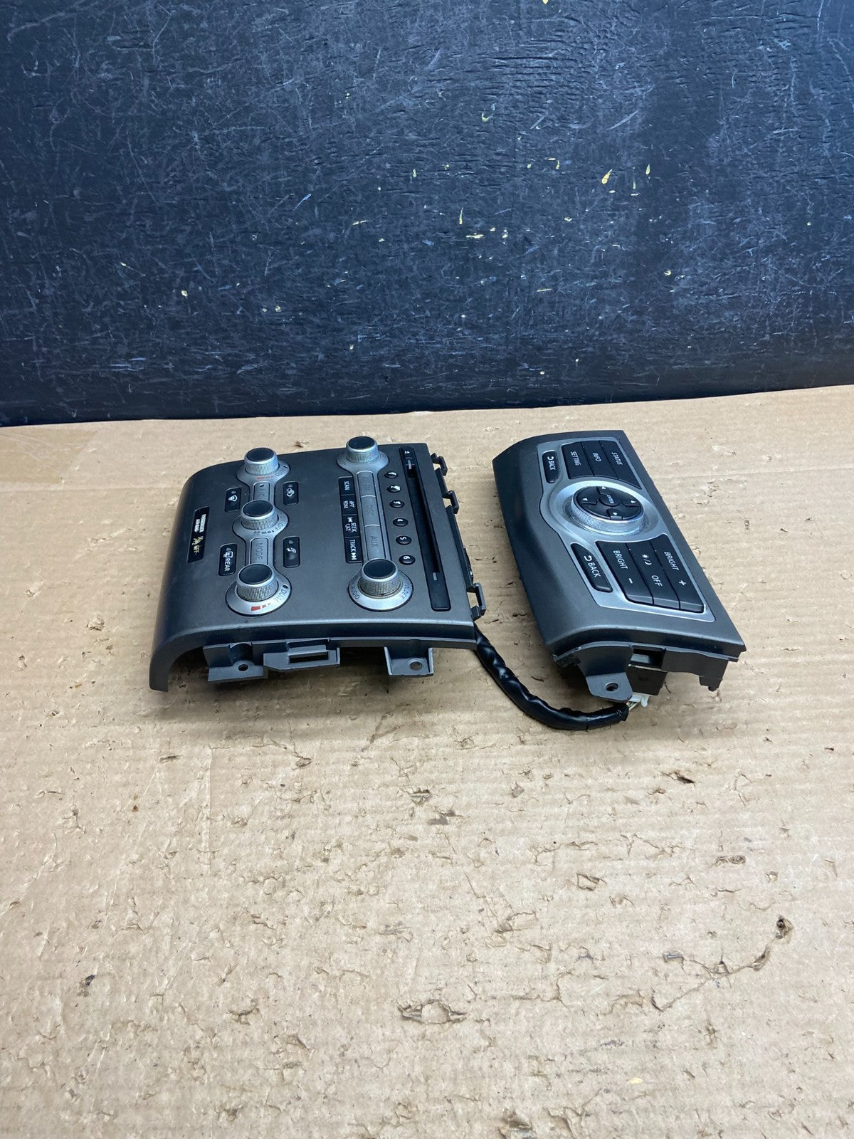 2009 - 2010 Nissan Murano AM FM Radio CD Climate Control Panel ag8676 DG2