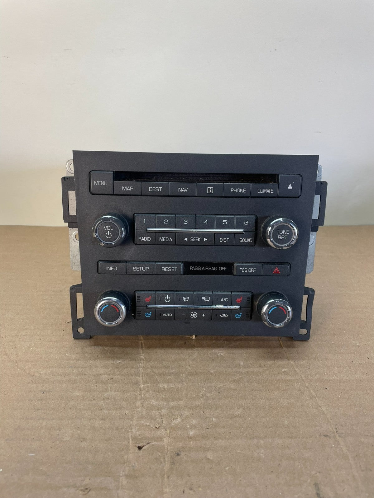 2011-2012 Lincoln MKS AM FM MP3 SAT Radio Receiver Climate Control ai0539 DG0