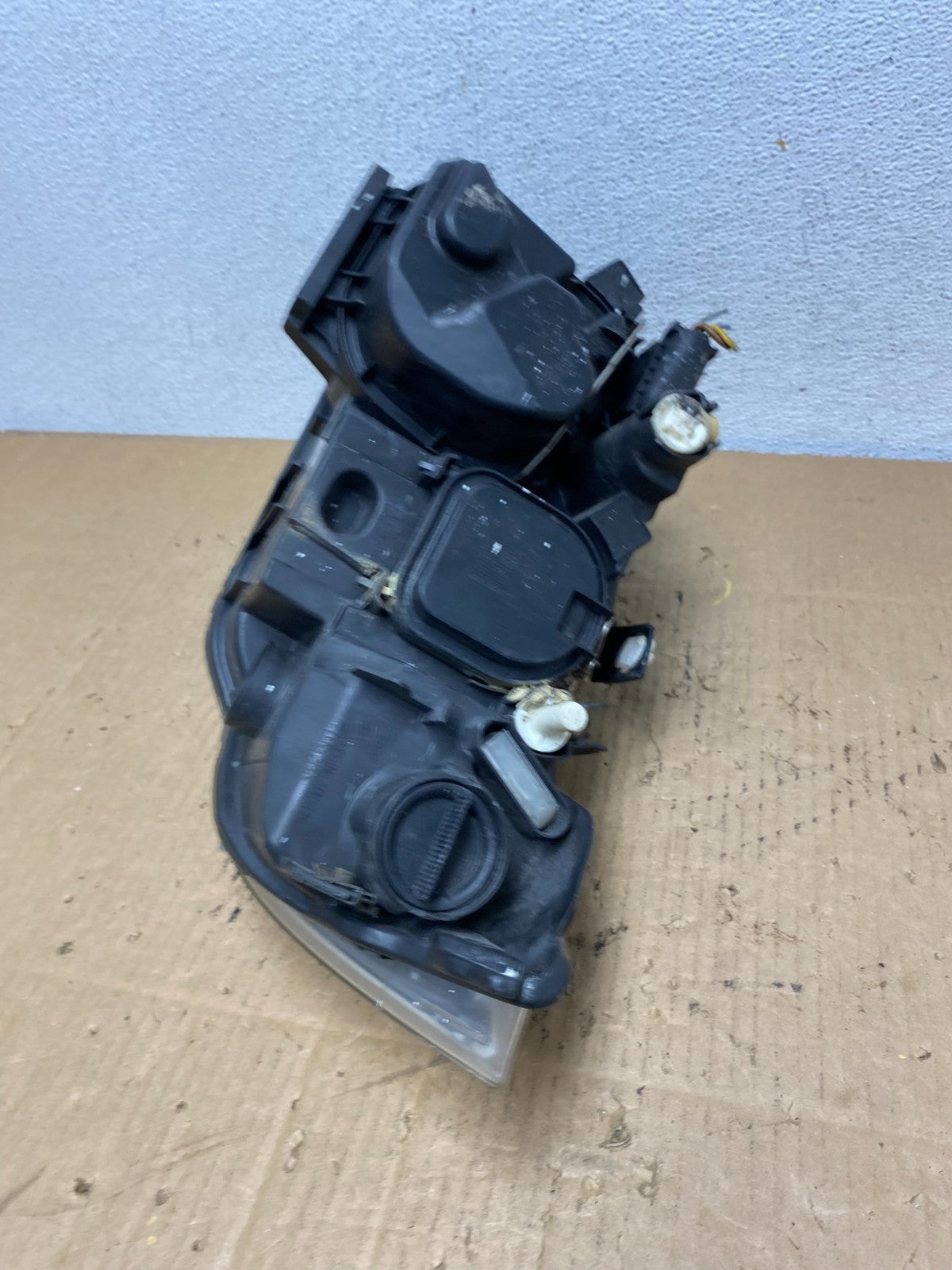 2009-2011 BMW 3 Series 328i 4/D Sedan Headlight Halogen Right Passenger AD10826